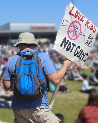 Love kids not Guns sign